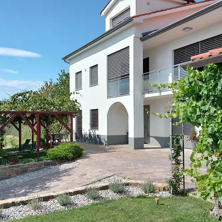 Apartma Nona Roza Apartamento *