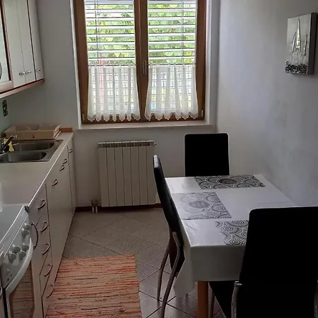 Apartma Nona Roza Apartment
