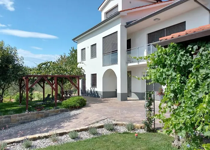 Apartma Nona Roza Apartment *